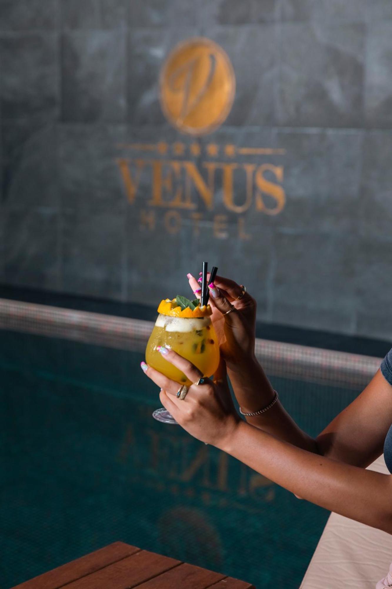 Venus Hotel Lipjan Екстериор снимка