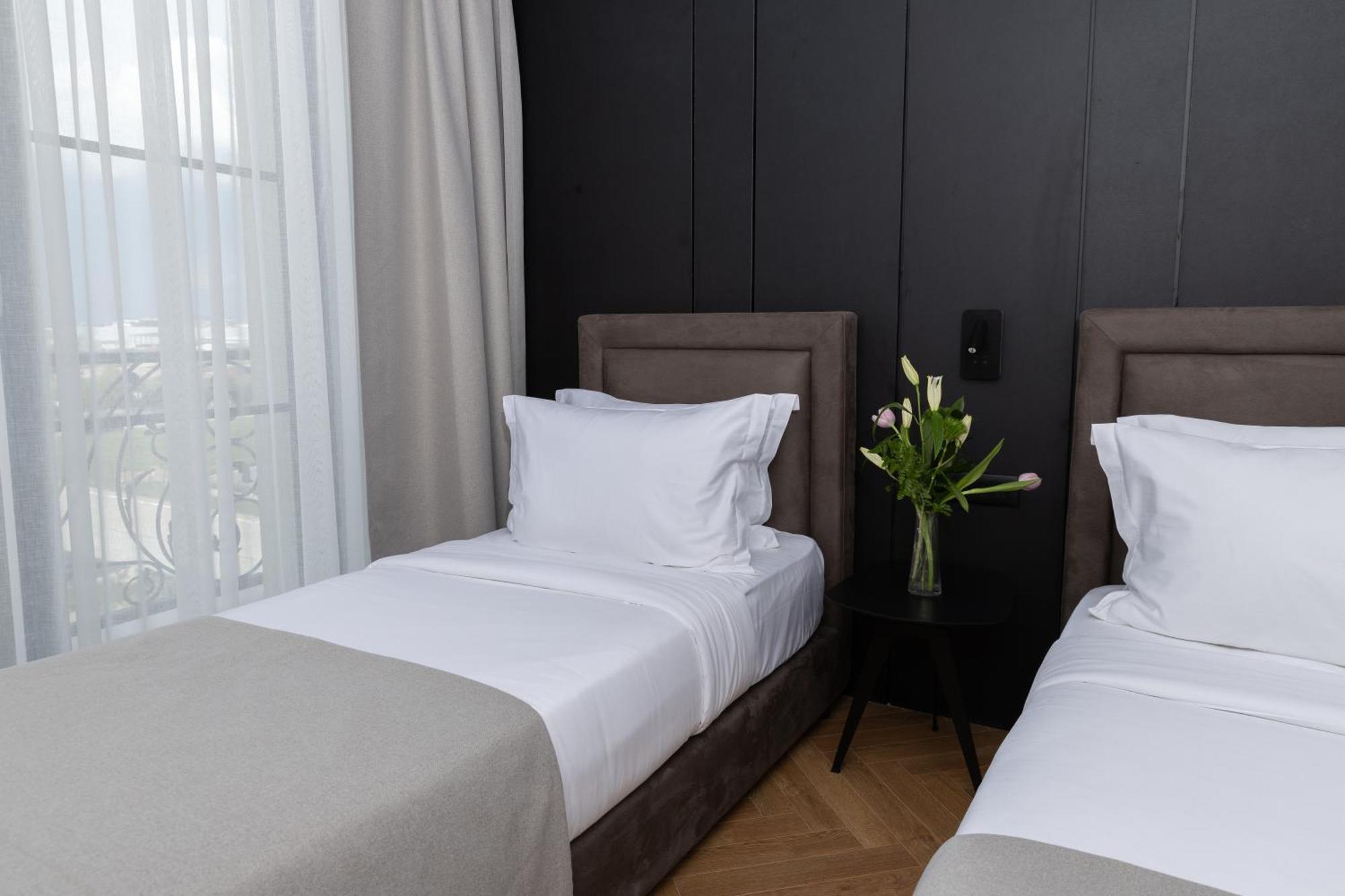 Venus Hotel Lipjan Екстериор снимка