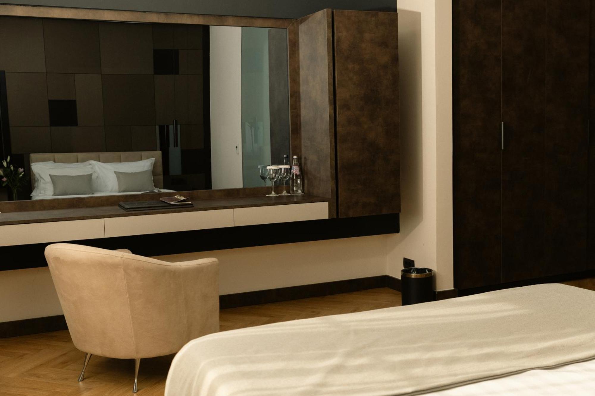 Venus Hotel Lipjan Екстериор снимка
